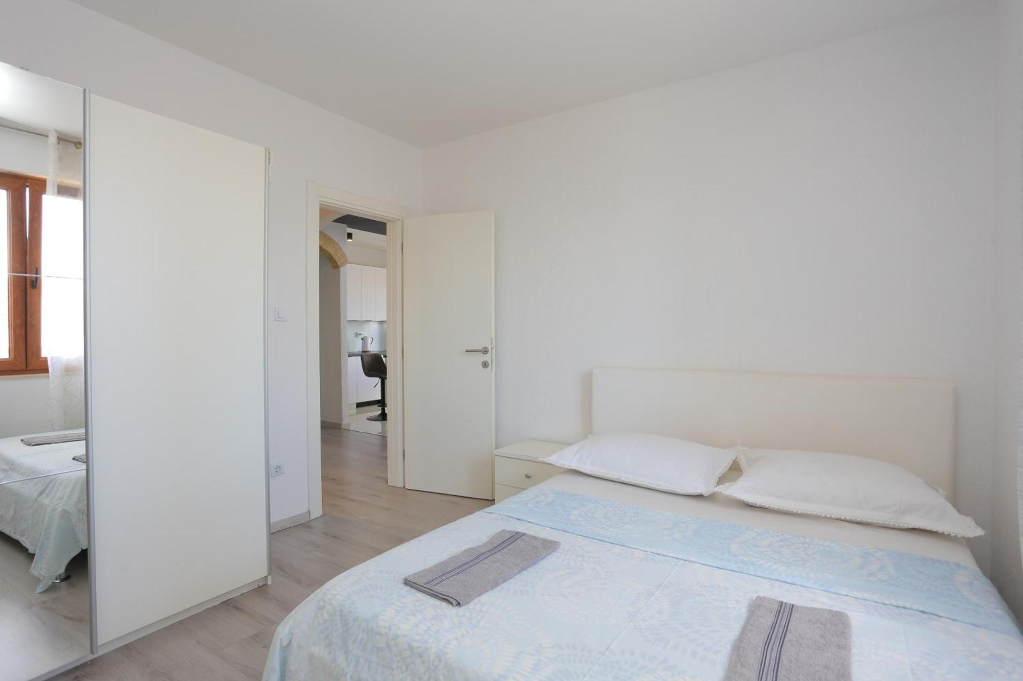 Apartments With A Parking Space Mastrinka, Ciovo - 4324 特罗吉尔 客房 照片