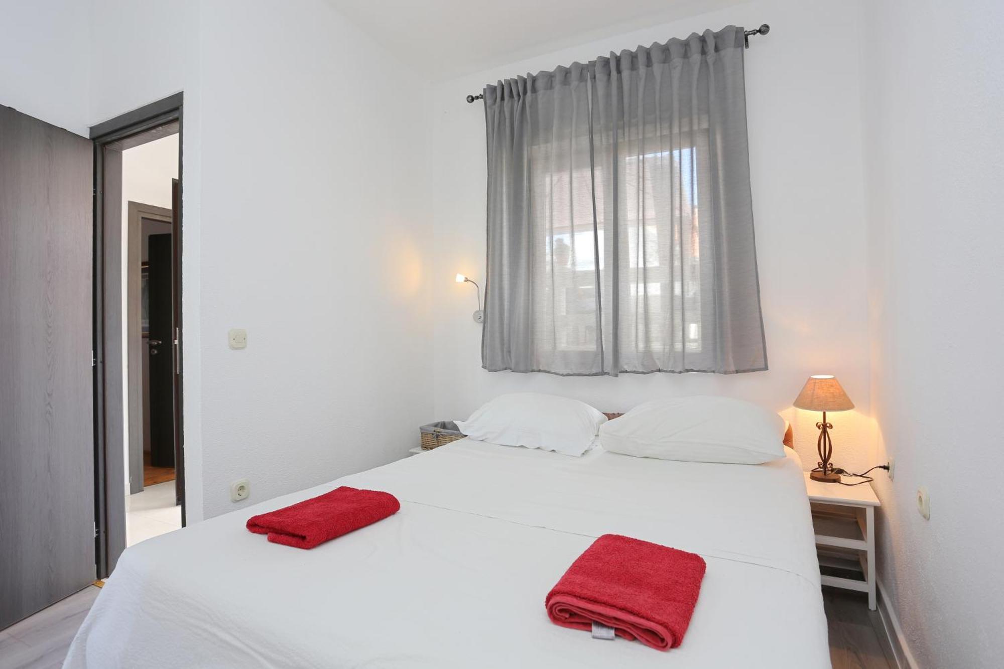 Apartments With A Parking Space Mastrinka, Ciovo - 4324 特罗吉尔 客房 照片